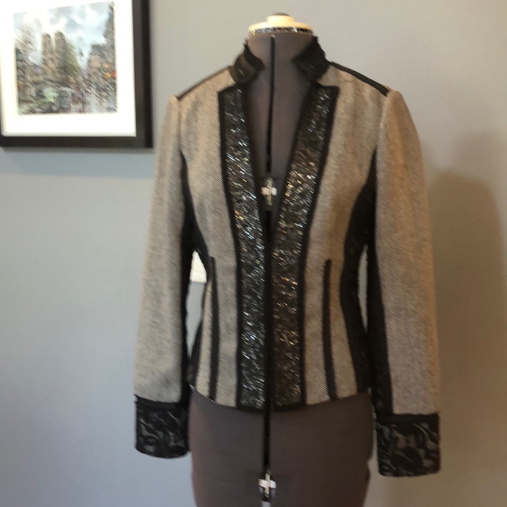 New Stunning Size 4 White House Black Market Jacket
